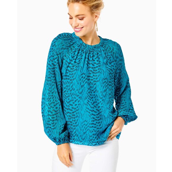 Lilly Pulitzer Caline Metallic Silk Top Teal Bay Silk Swirl Clip - Picture 1 of 4